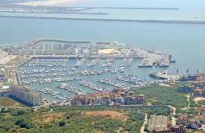 29 x 7 Mètre Poste d'amarrage Port de Plaisance Sherry A Vendre