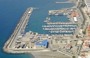 8 x 3 Mètre Poste d'amarrage Puerto Caleta de Velez Port de Plaisance A Vendre