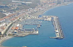 8 x 3 Mètre Poste d'amarrage Puerto Caleta de Velez Port de Plaisance A Vendre