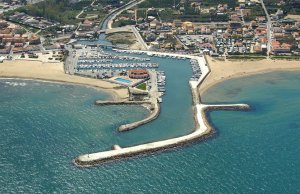 10 x 4 Mètre Poste d'amarrage Club Nautico Oliva Port de Plaisance A Vendre