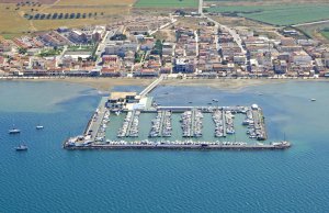 8 x 3 Mètre Poste d'amarrage Club Náutico Los Nietos Port de Plaisance A Louer