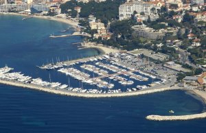 8 x 3 Mètre Poste d'amarrage Port Gallice Port de Plaisance A Vendre