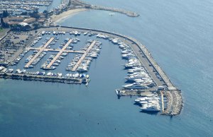 10 x 3.5 Mètre Poste d'amarrage Port Gallice Port de Plaisance A Vendre