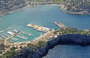 28 x 7 Mètre Poste d'amarrage Puerto de Soller Port de Plaisance Tramontana A Vendre