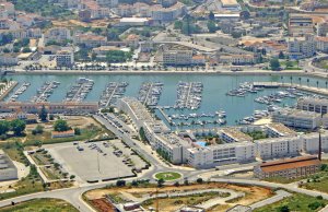 28 x 7.2 Mètre Poste d'amarrage Port de Plaisance de Lagos A Vendre