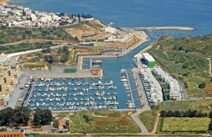 9 x 3.6 Mètre Poste d'amarrage Port de Plaisance de Albufeira A Vendre