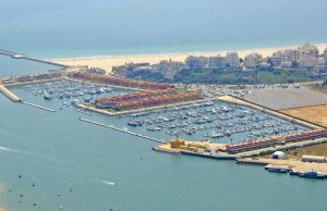 8 x 3 Mètre Poste d'amarrage Port de Plaisance de Portimao A Vendre