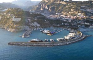 6.5 x 2.5 Mètre Poste d'amarrage Port de Plaisance Cala del Forte Monoco A Vendre