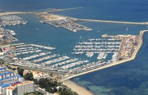 9 x 3.5 Mètre Poste d'amarrage RCN Denia Port de Plaisance