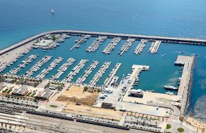 60 x 15 Mètre Poste d'amarrage Vilanova I La Geltru Port de Plaisance A Vendre