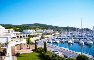 21.5 x 5.8 Mètre Poste d'amarrage Port de Plaisance di Scarlino