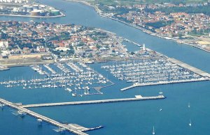 30 x 8 Mètre Poste d'amarrage Port de Plaisance di Ravenna