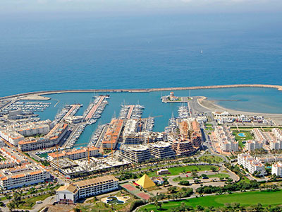 Club de Mar Almería Port de plaisance - Postes d'amarrage / Amarres