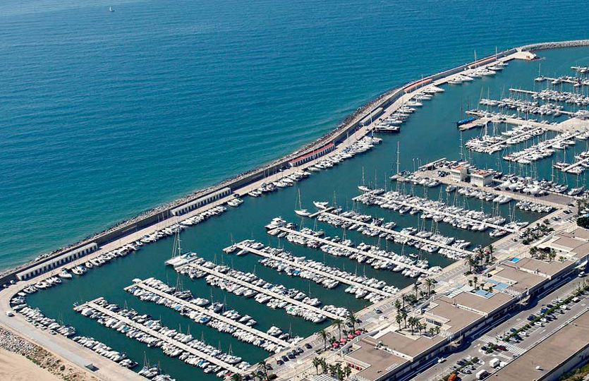 Port Ginesta Port de plaisance - Postes d'amarrage / Amarres