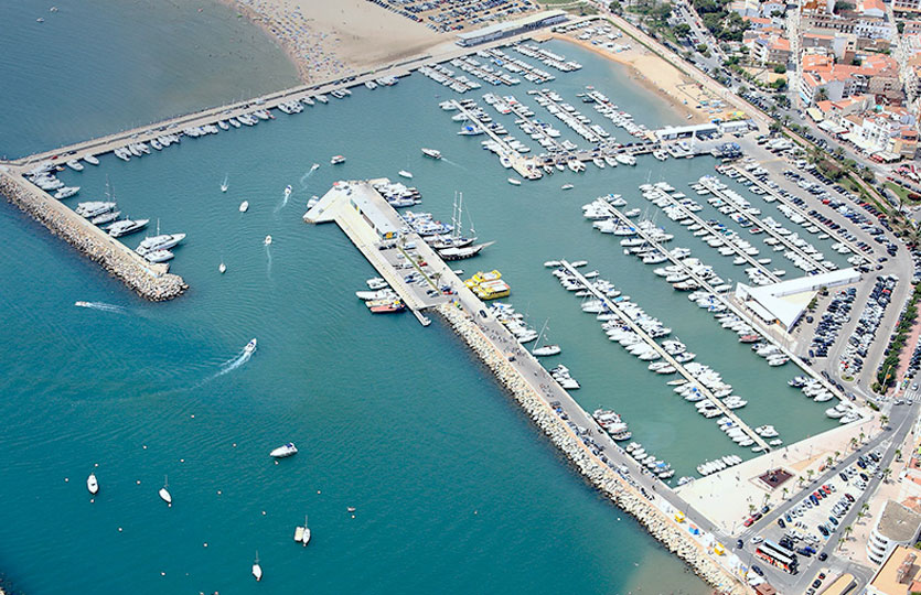 CN Estartit Port de plaisance  - Postes d'amarrage / Amarres