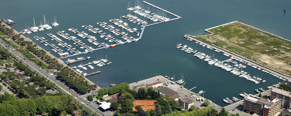 Port Mirabello Port de plaisance, La Spezia - Postes d'amarrage / Amarres