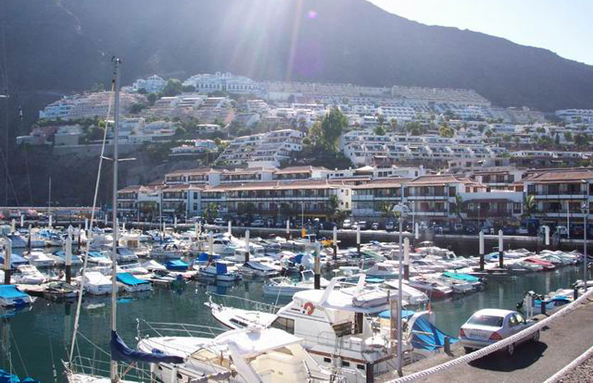 Port de plaisance Los Gigantes - Postes d'amarrage / Amarres