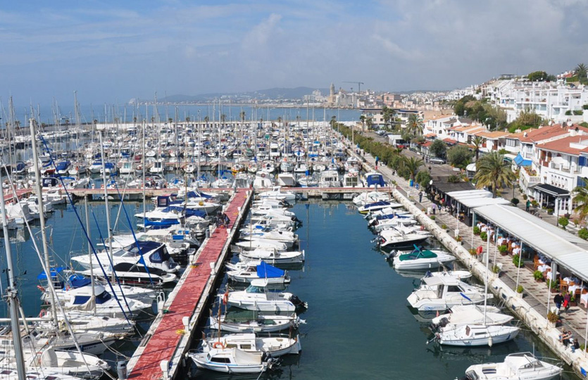 Port de Sitges - Aiguadolç Port de plaisance - Postes d'amarrage / Amarres