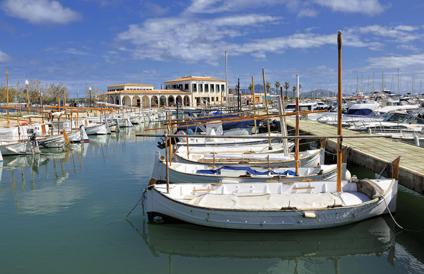 Puerto de Pollensa Port de plaisance - Postes d'amarrage / Amarres