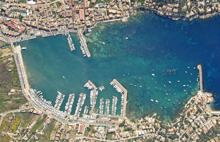 Club De Vela Port D'Andratx Port de plaisance - Postes d'amarrage / Amarres