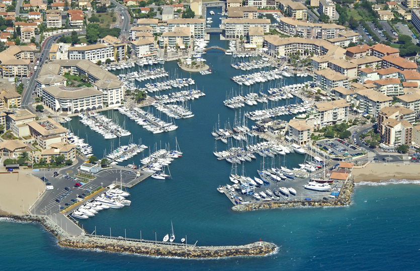 Port De Frejus Port de plaisance - Postes d'amarrage / Amarres