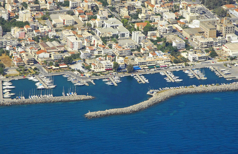 Kalamata Port de plaisance - Postes d'amarrage / Amarres