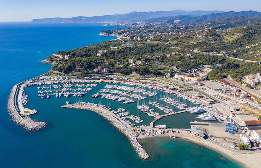 Port de plaisance di Varazze - Postes d'amarrage / Amarres