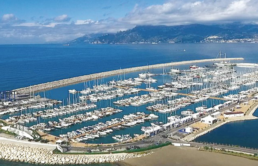 Port de plaisance d'Arechi S.p.A. - Postes d'amarrage / Amarres