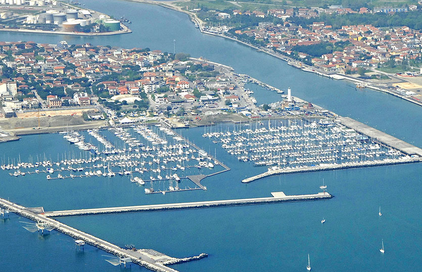 Marina Di Ravenna - Places de port / Amarrages